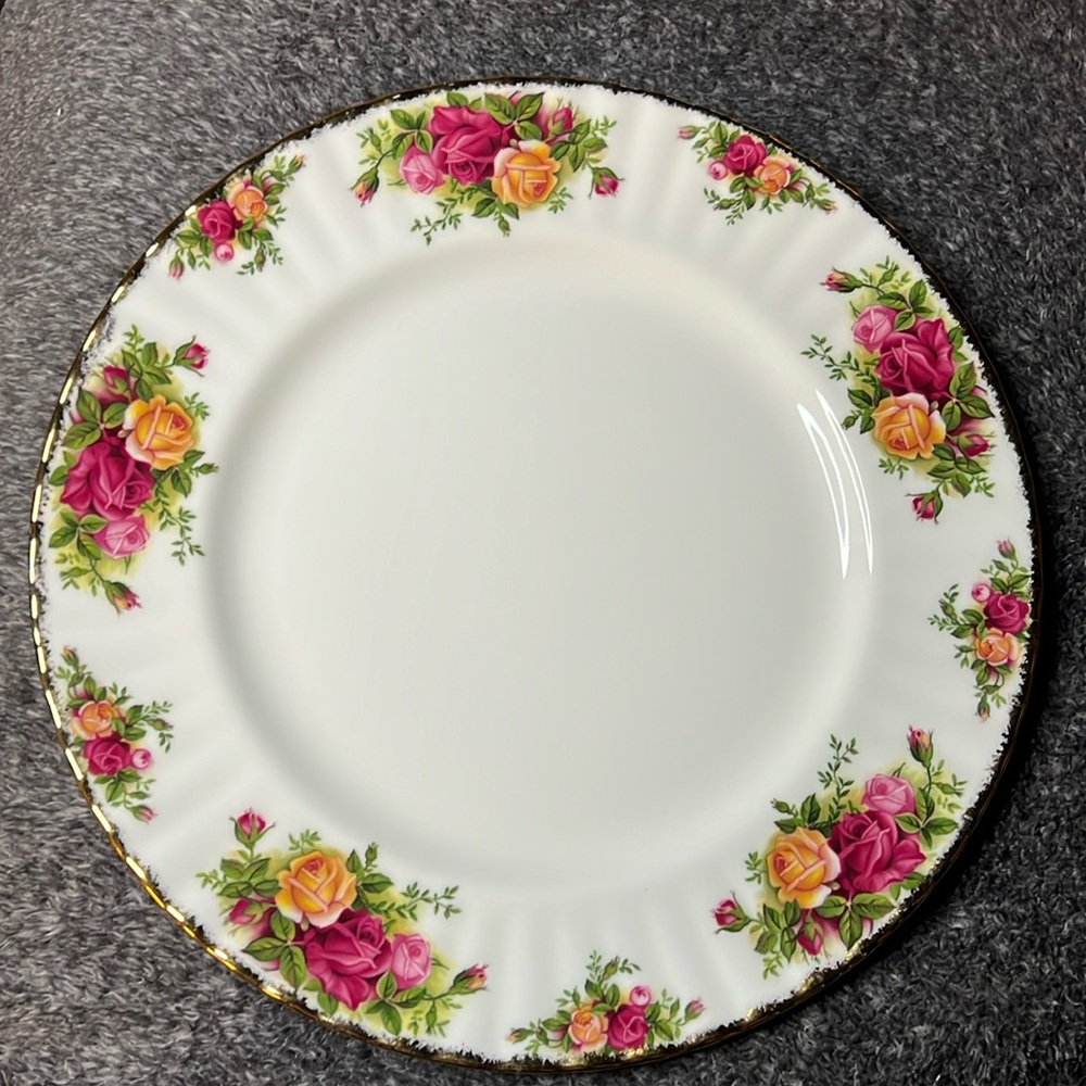 DINNER PLATE OLD COUNTRY ROSES 1962 ROYAL ALBERT BONE CHINA ENGLAND VINTAGE - Picture 3 of 9